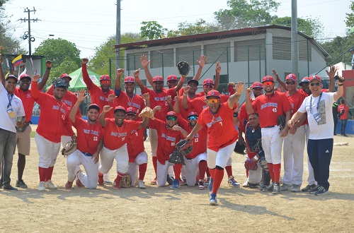 Ante República Dominicana cayó el invicto de Argentina en el Panamericano de Sóftbol