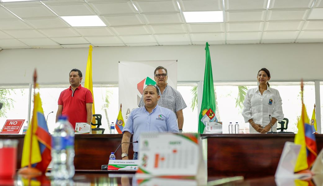 Gobernadora presentó diez proyectos en extras de la Asamblea