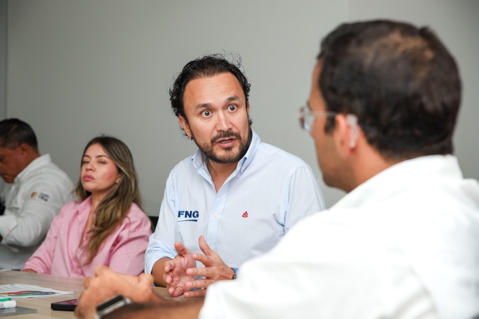 Alcalde Hugo Kerguelén firmó memorando de entendimiento con FNG para inclusión financiera y crediticia