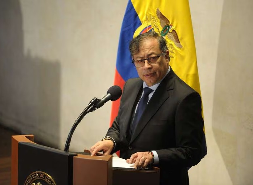 CNE formularía cargos contra la campaña Petro Presidente
