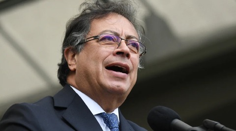 Reforma pensional: Petro se va contra Pacho Santos y lo compara con 'Rico McPato'