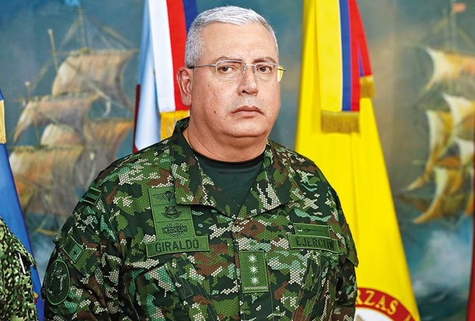 General Giraldo insta a actuar contra disidencias y 'Clan del Golfo'