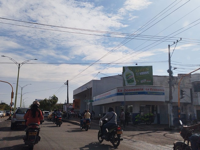 Droguería La Economía sigue siendo custodiada por la Policía