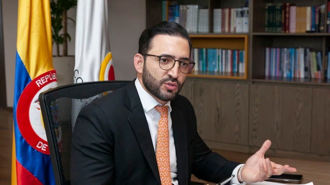 Ratifican a Carlos Mario Zuluaga como contralor encargado