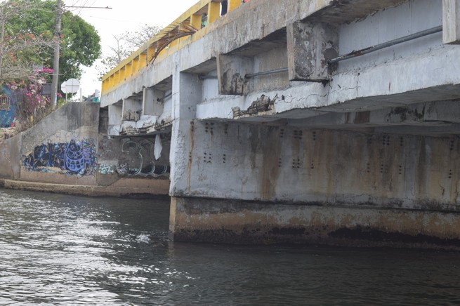 Prohíben paso de vehículos pesados por el puente La Caimanera