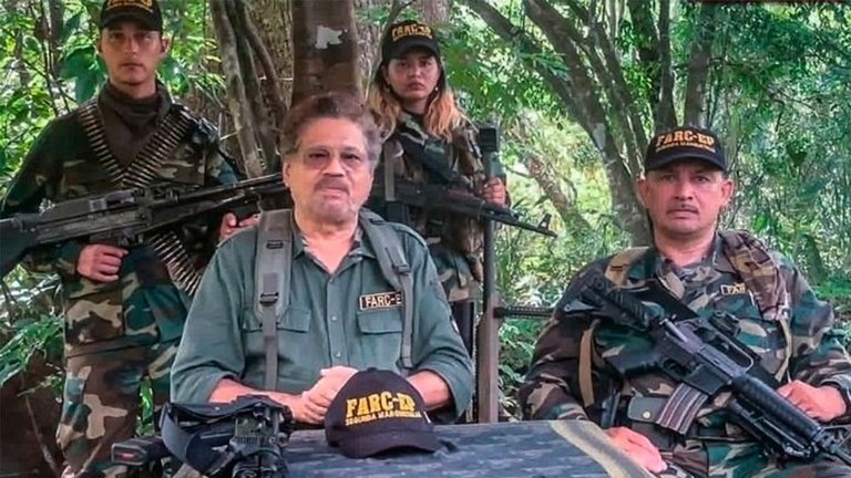 Suspenden órdenes de captura contra líderes de las disidencias de Iván Márquez