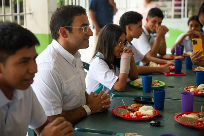 Alcalde inspecciona el PAE en Montería