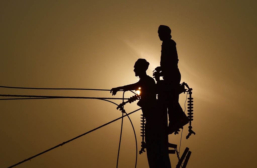 Presidente Petro confirma que Colombia volverá a vender energía a Ecuador