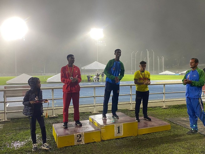 Zancada dorada en el Torneo Distrital de Atletismo