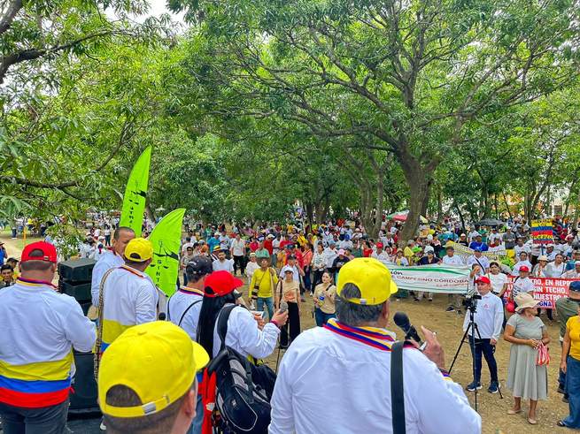 Marcharon en favor de Petro