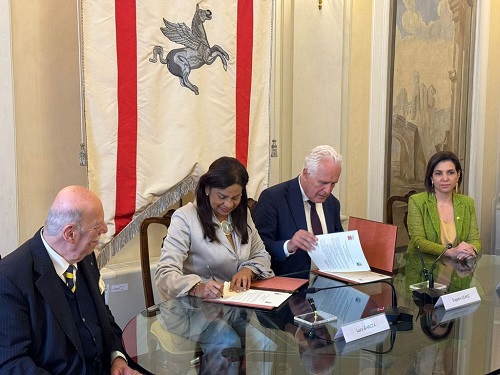 Firman acuerdo de colaboración entre Sucre y Región Toscana