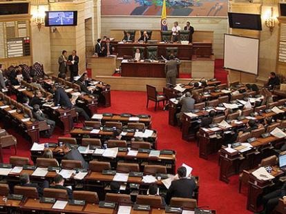 Aumenta a 48 millones el salario de congresistas 