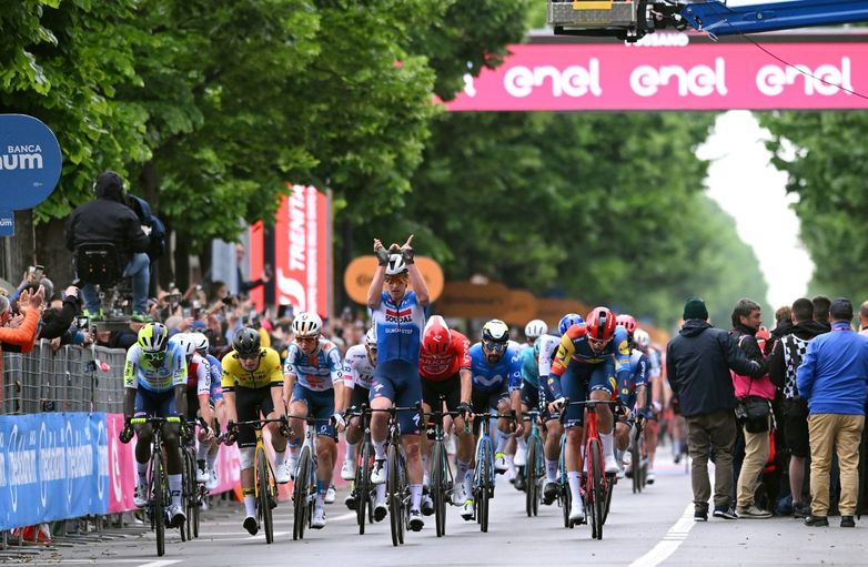 Final de locura en la etapa 3 del Giro