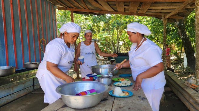 Casi 5 mil millones en ollas comunitarias