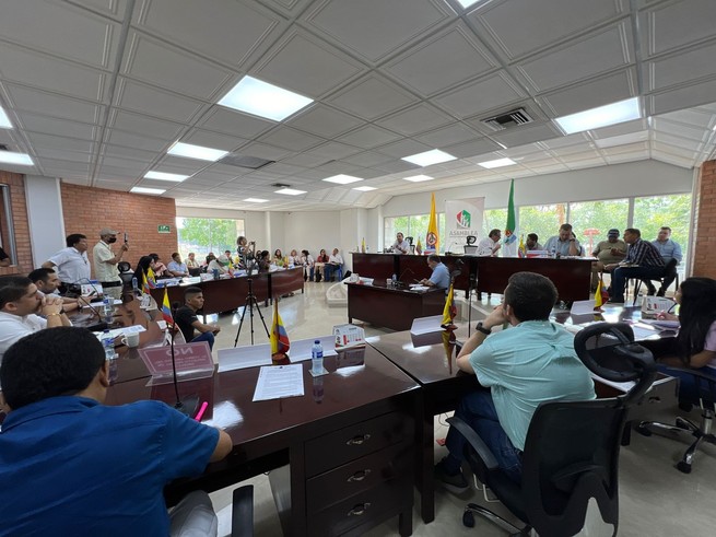 Diputados cuestionan y envían voz de aliento a los mojaneros