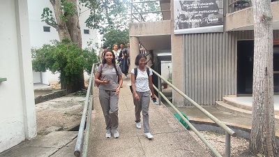 Enfermeras y enfermeros: Una mano amiga humanitaria dispuesta a cuidar la vida