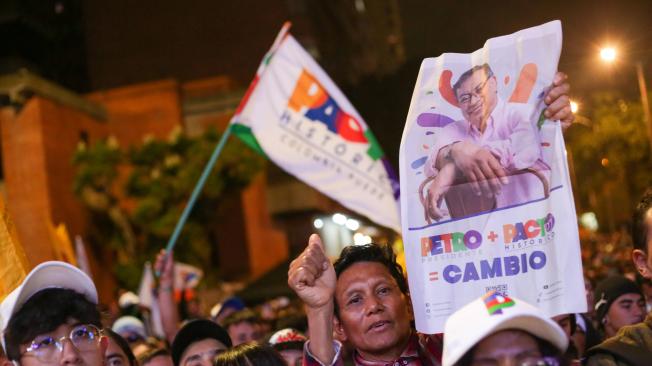 Citan a seis personas cercanas al Presidente por financiación de campaña