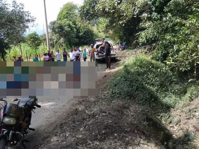 Carro bomba deja a un menor de edad muerto y varios heridos 