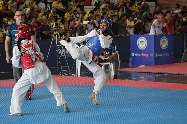 Élite del taekwondo colombiano compite en Sincelejo