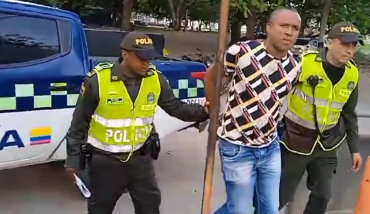 En el barrio Cantaclaro es capturado un hombre por feminicidio