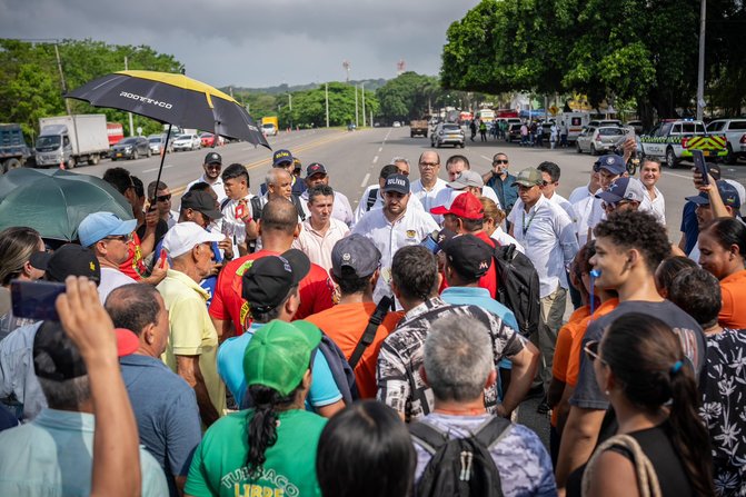 Gobernador de Bolívar llega a un acuerdo temporal con protestantes en peajes reactivados