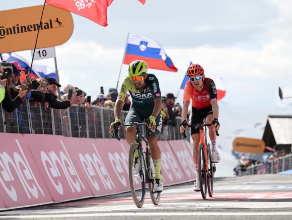Daniel Martínez fue protagonista en etapa 16 del Giro, Pogacar sigue líder