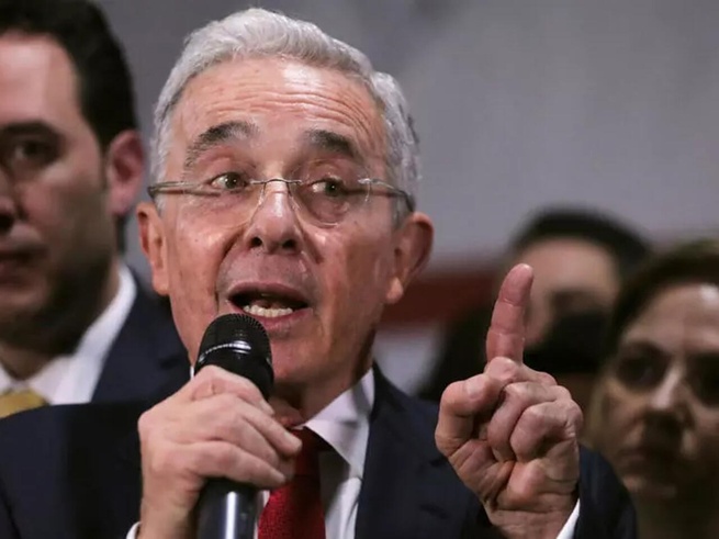 “Lo invito también a dejar las amenazas de llevar a la cárcel a la oposición, como lo hicieron Chávez y Ortega”: duro mensaje de Uribe a Petro 