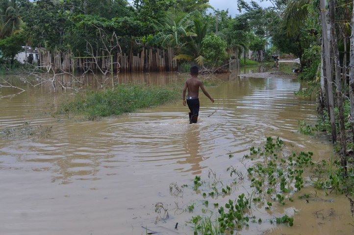 Más de 300 hogares afectados por inundación en Coveñas