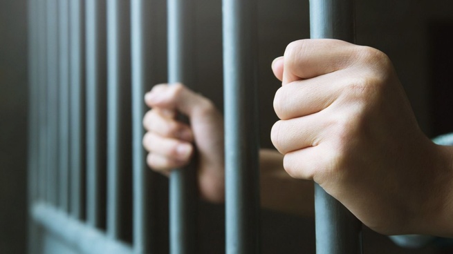 Condenas de 20 y 17 años de prisión para dos hombres que abusaron sexualmente de sus hijas