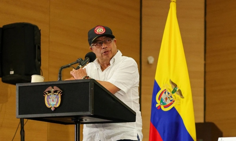 Sin sonrojarse, Petro dice que se perdió un billón de pesos