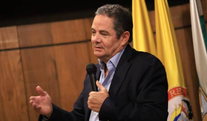Germán Vargas Lleras pidió al presidente Gustavo Petro rectificar lo dicho sobre la situación de Eps Sura