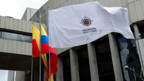 Investigan presuntas irregularidades en contrato para construcción de 36 casas fiscales