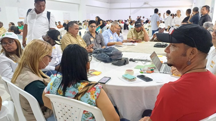 Aplauden millonario convenio, pero piden destrabar obras estancadas