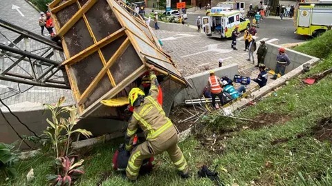 Ascensor se desploma y deja como saldo una persona fallecida y un herido en Medellín