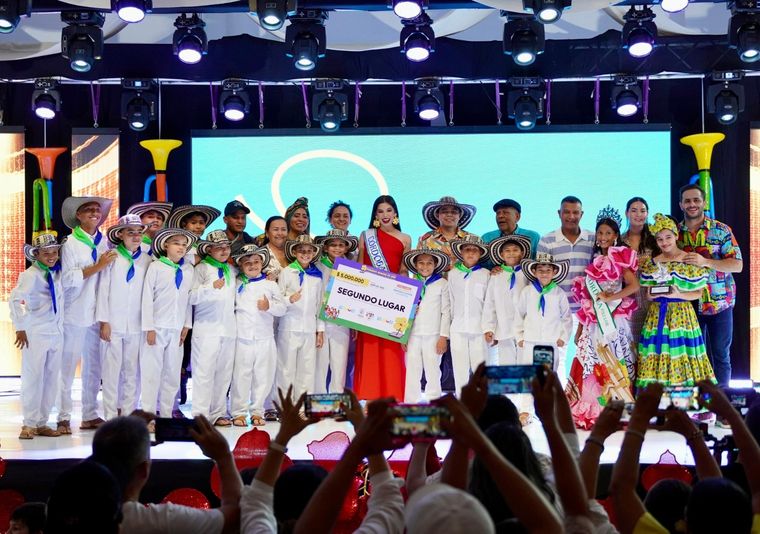 Brillo y Talento: Ganadores en los Premios Bonche de Oro