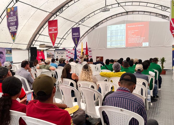 Alianzas que Construyen, la única Carpa Académica en la Feria
