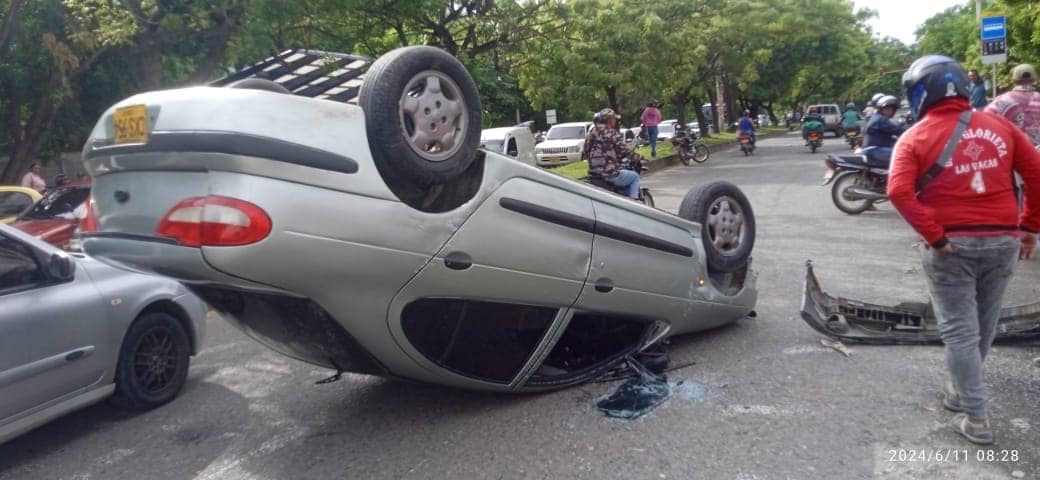Exceso de velocidad lo hizo estrellar