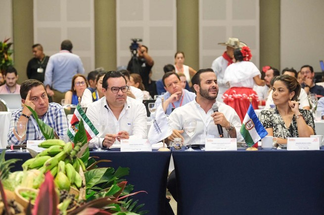 Adquisición de un banco de maquinaria amarilla para Colombia: Erasmo Zuleta a la UNGRD