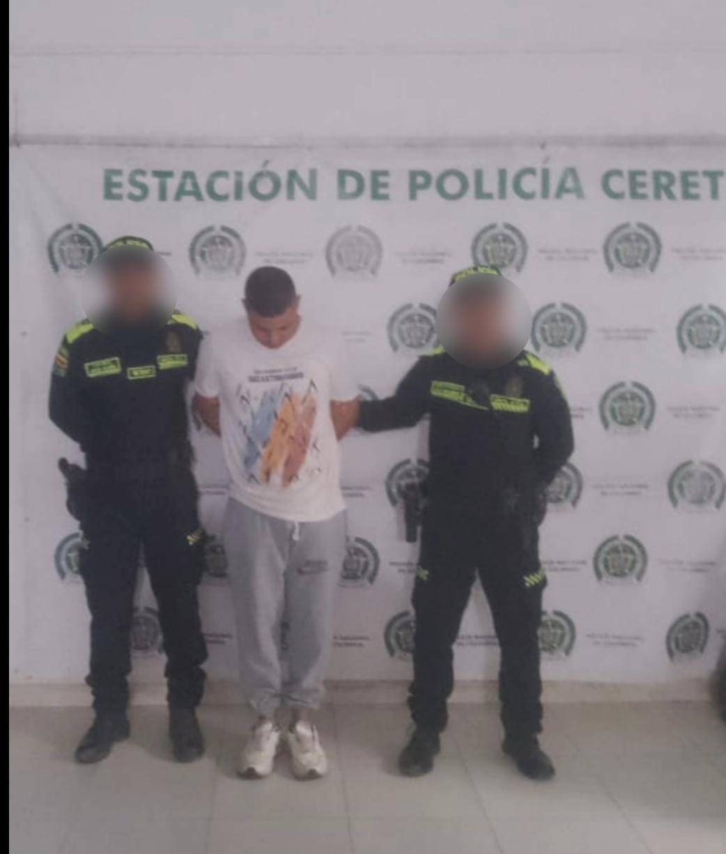Le estaba pegando a una mujer