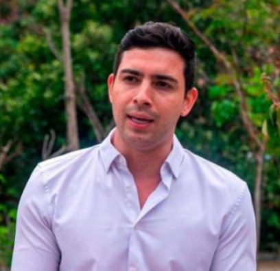 Más cargos para amigos de Quintero