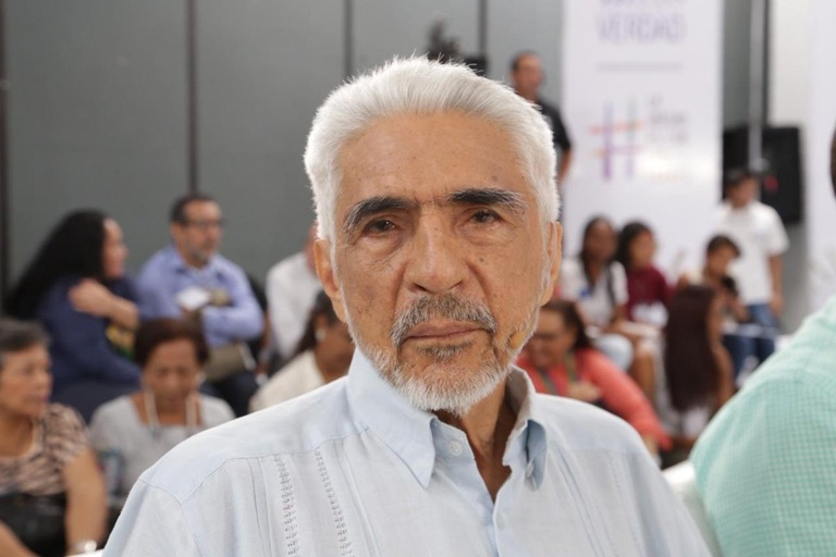 Premio Oxfam América a la memoria de Martin Diskin entregado a Víctor Negrete