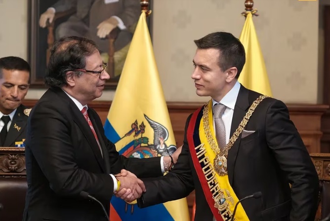 "Gustavo Petro no está consiguiendo hacer nada": Presidente de Ecuador