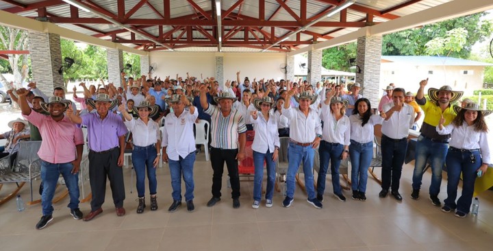 Cerro Matoso de la mano con las comunidades