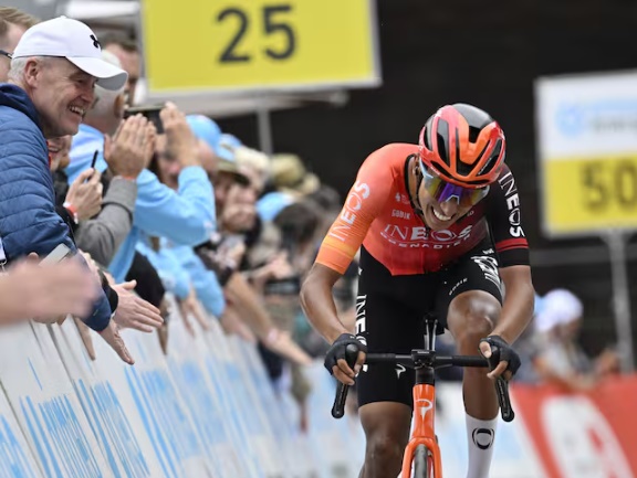 Egan Bernal y Carlos Rodríguez liderarán el Ineos en el Tour de Francia