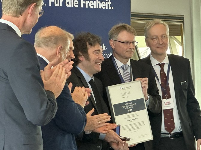 Milei recibió la distinción Sociedad Hayek en Alemania