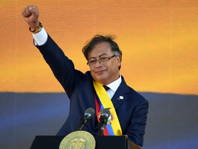 Solo 3 ministros sobreviven a Petro