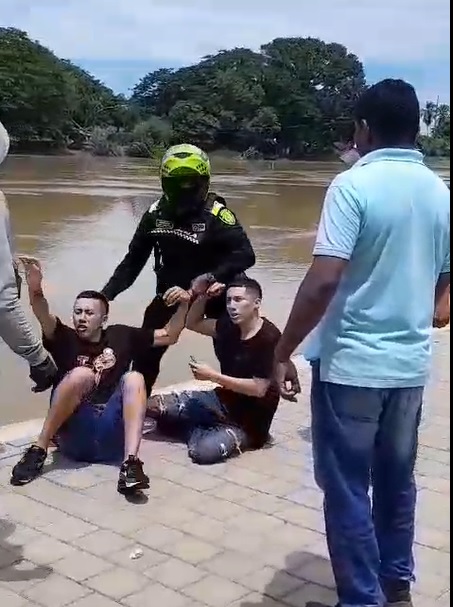 'Paloterapia' a presuntos rateros