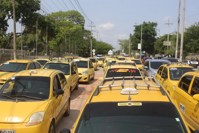 Taxistas dicen que han perdido la batalla contra la ilegalidad