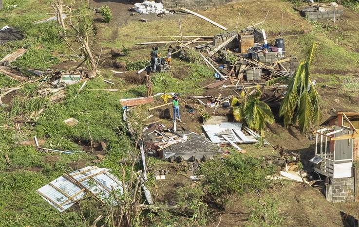 Huracán Beryl sigue dejando víctimas y daños materiales a su paso