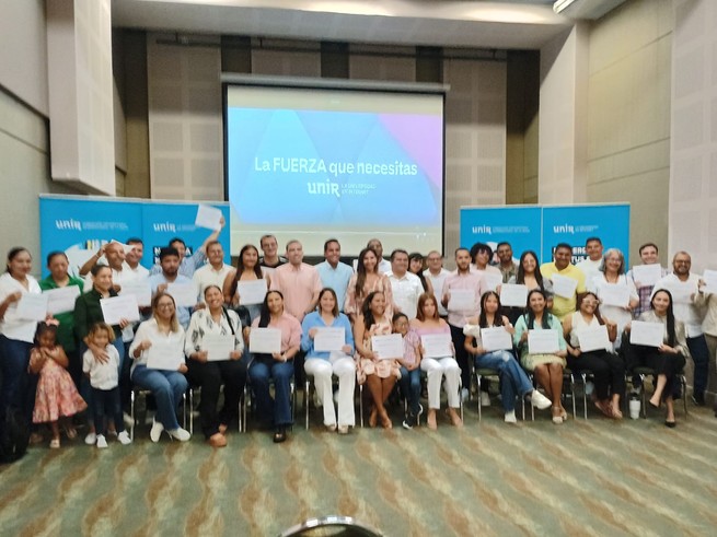 Asamblea de Córdoba en convenio con la Unir entregaron 85 becas para educación superior